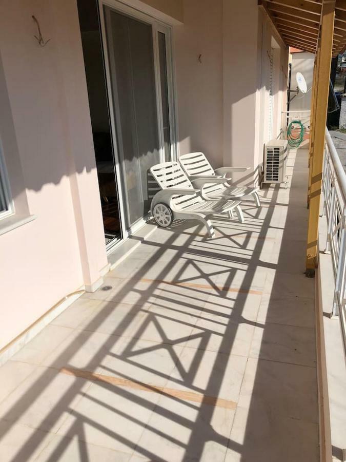 Appartement Azure Retreat à Loutráki Extérieur photo